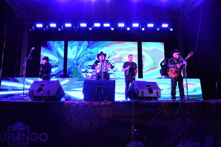 Los Cadetes de Linares complacieron al público de Durango