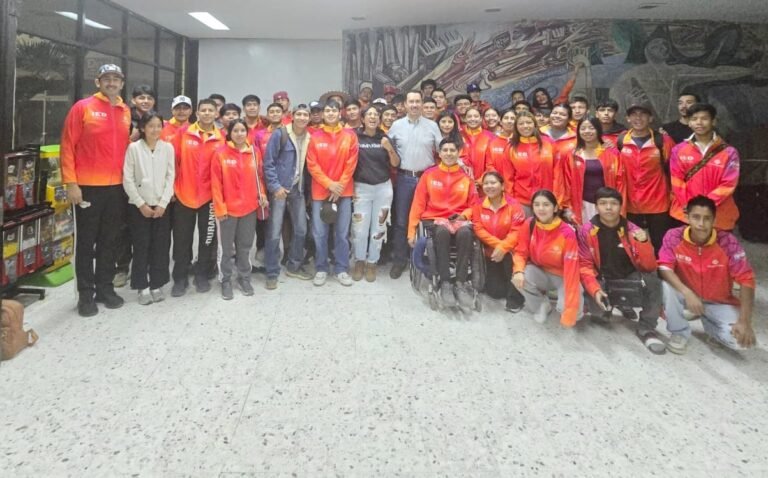 Viaja delegación duranguense