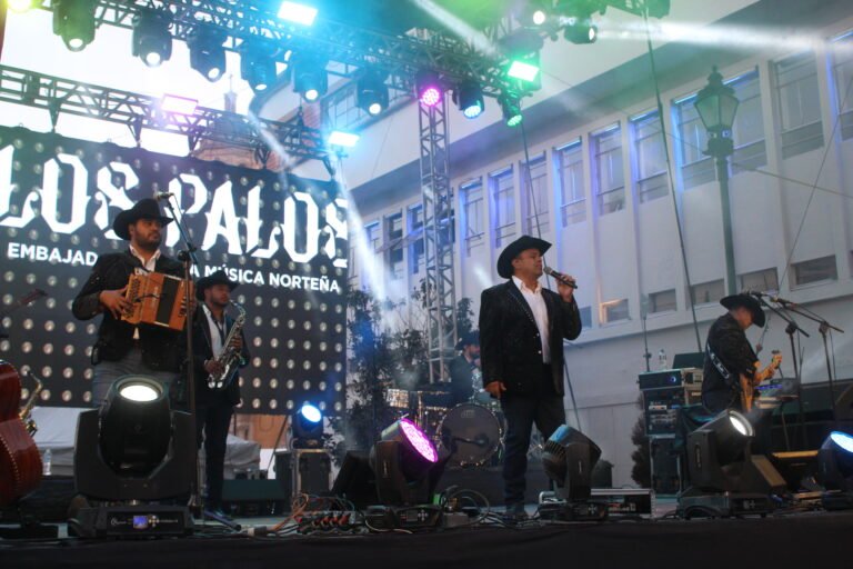 Grupo Los Palos se presentó en el Corredor Constitución