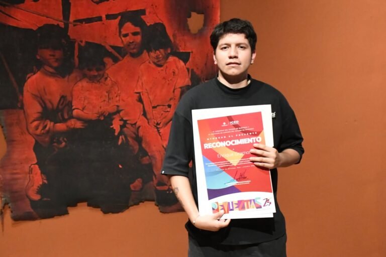 Enrique “Gramos” Tapia cautiva con su exposición individual “Elogio del Olvido”
