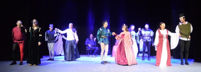 “Romeo y Julieta” llena de emoción y tragedia el Teatro de la Juventud