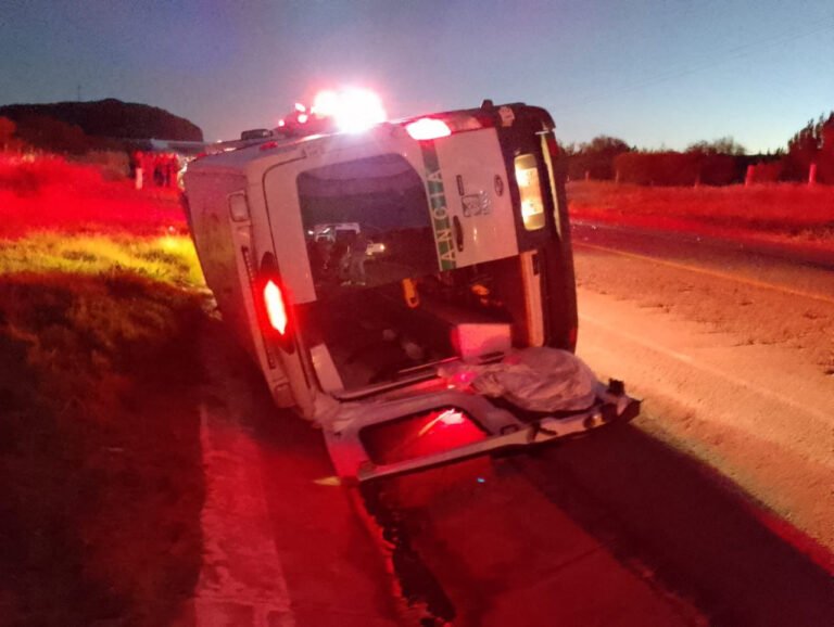 Investigará IMSS accidente de ambulancia en carretera a Parral
