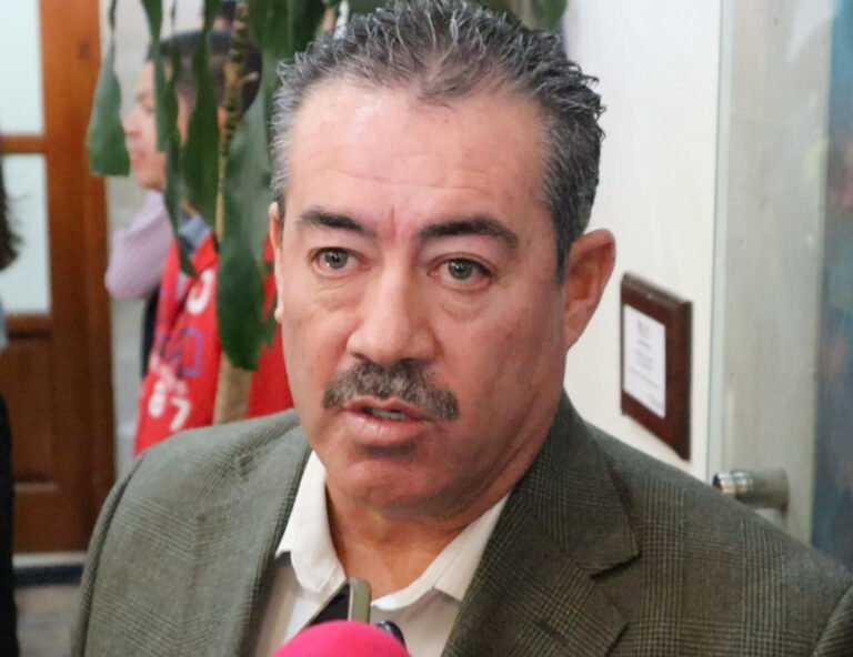 Mujer da a luz en pasillo de hospital por falta de atención médica en Mezquital