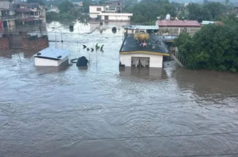 Anuncia Ernesto Alanís apoyo de 150 mil pesos tras afectaciones por desastres naturales