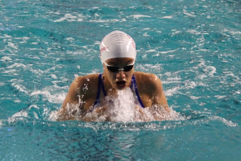 Nadadores a la alberca