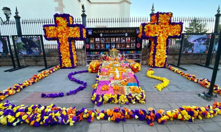 Con altar de muertos