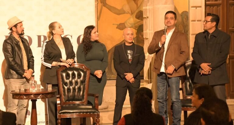 Inauguran la segunda exposición colectiva “Poliédrico”