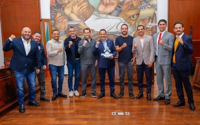 Noviembre azul es amor propio; Toño Ochoa invita a realizarse antígeno prostático en el Día del Hombre