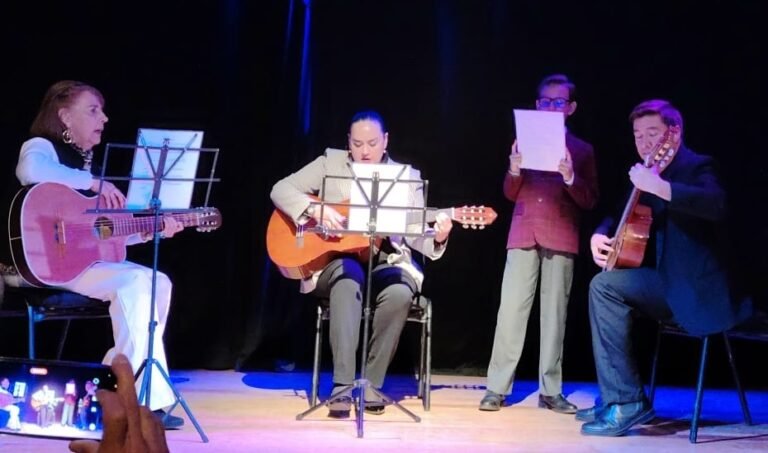 Jonathan Montoya presentó el recital «Cuando los dedos danzan, las cuerdas cantan»