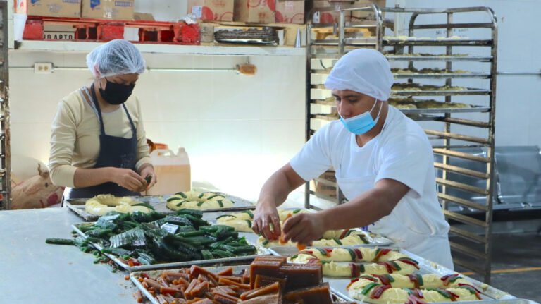 Impulso en ventas: Alta demanda de rosca de Reyes pese a inflación e informalidad