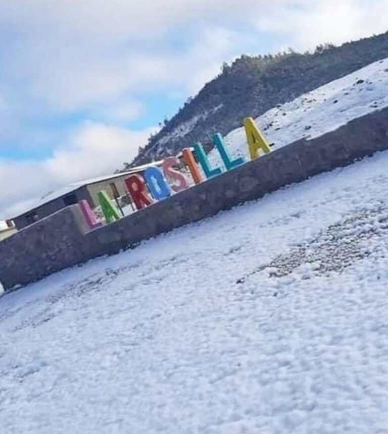 Se registra caída de nieve en municipios serranos de Durango