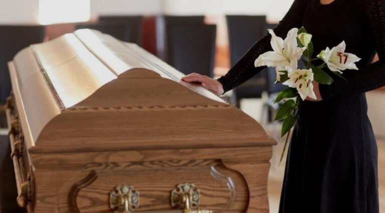 Aumento en costos funerarios y traslados internacionales amenaza economía familiar