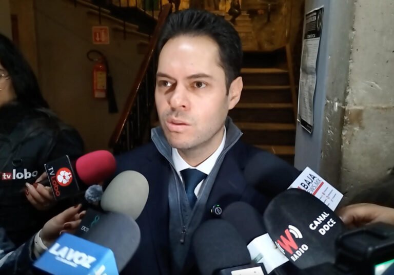 Propone Mojica deducir al 100% las colegiaturas escolares