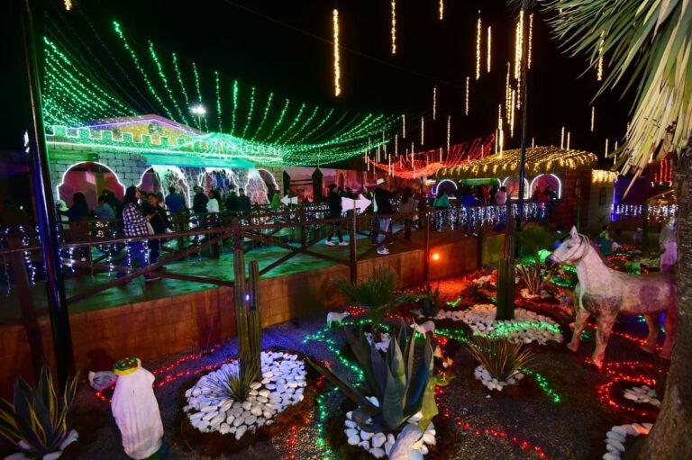 ¡Une Feria Navideña 2025 la luz y alegría de la gran familia duranguense!
