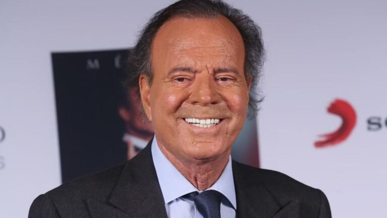 Julio Iglesias es acusado de agresión sexual por dos exempleadas