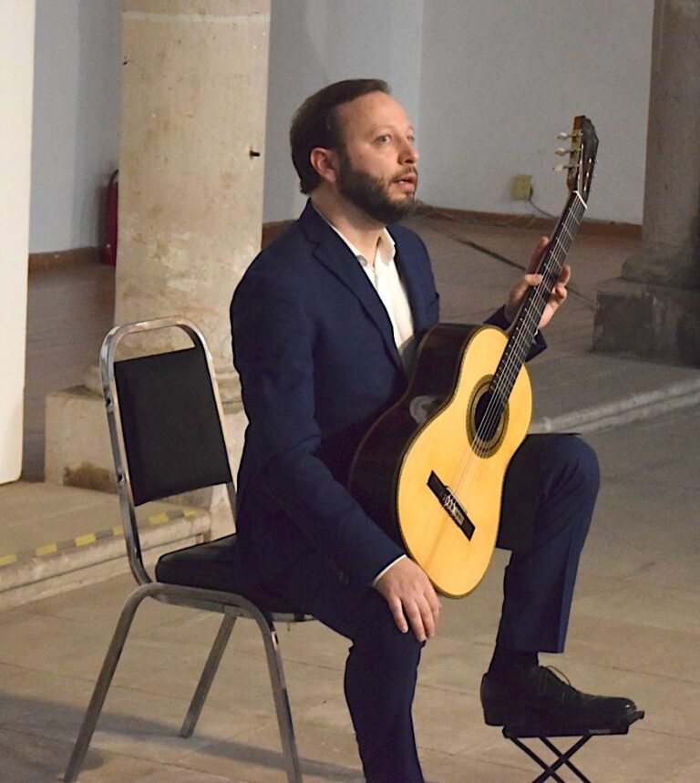 Proveniente de Italia, Pietro Locatto brindó el concierto “Apasionada”
