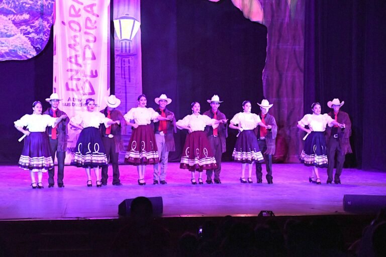 Enamoran a Durango a través de sus tradiciones