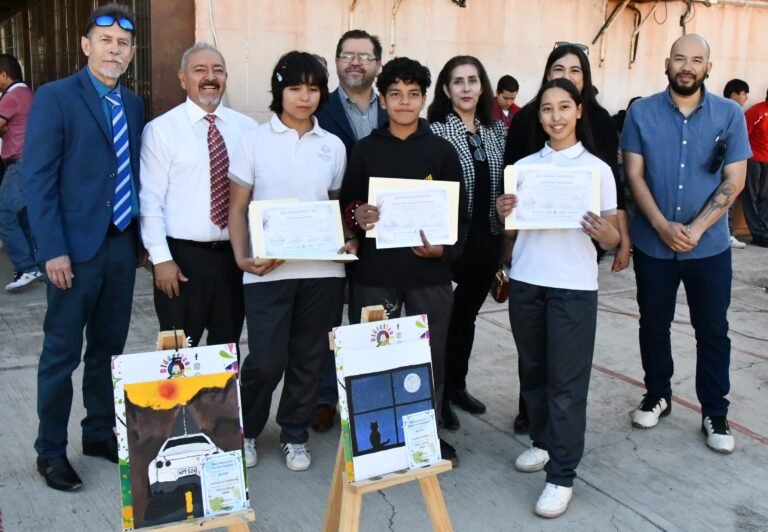 Exponen los resultados del taller de pintura de la Esc.Telesecundaria #374
