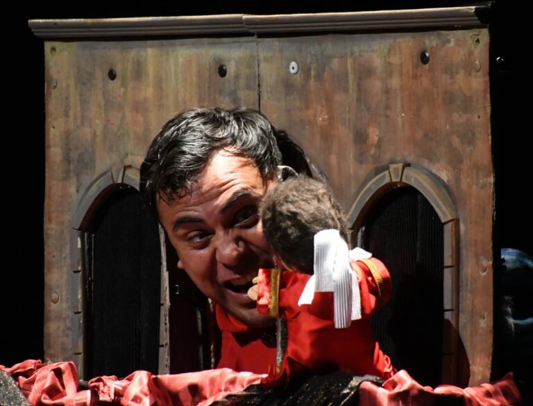 Emmanuel Burciaga hace reír con “La Guarda Cuidadosa”