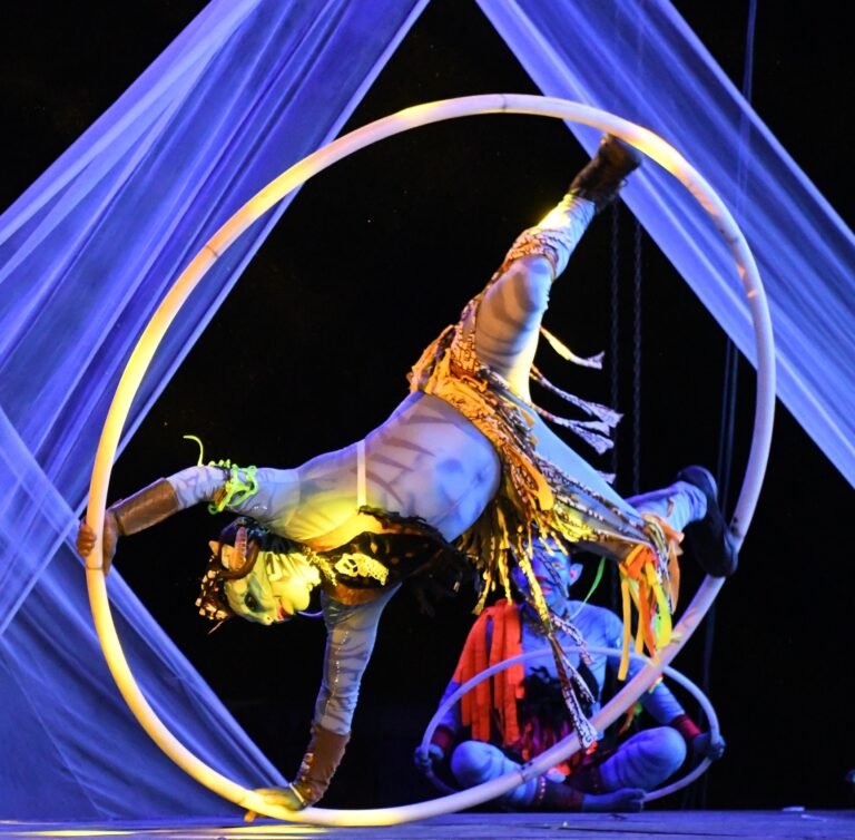 Circo Dragón encandila con “Avatar: En busca de nuevos mundos”