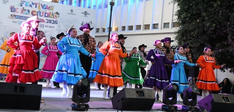 Grupo Folklórico Macehuani de la UJED actuó en el Festival de la Ciudad 2026