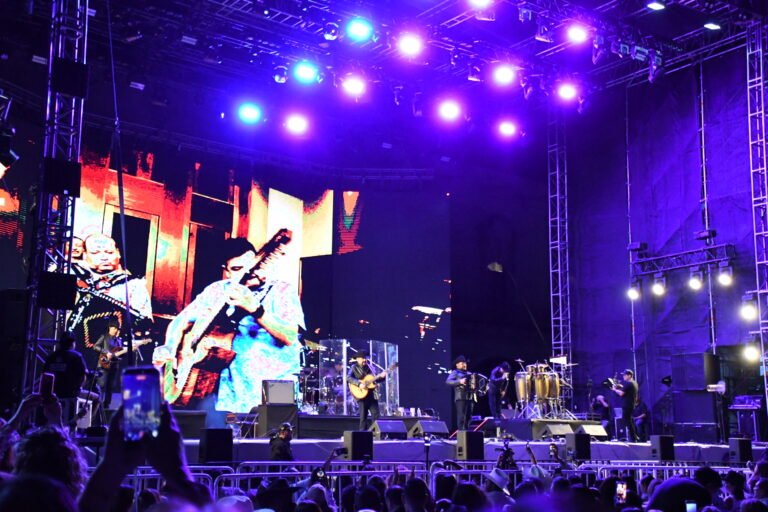 Grupo Pesado hace memorable presentación en Durango con su “Por Siempre Tour”