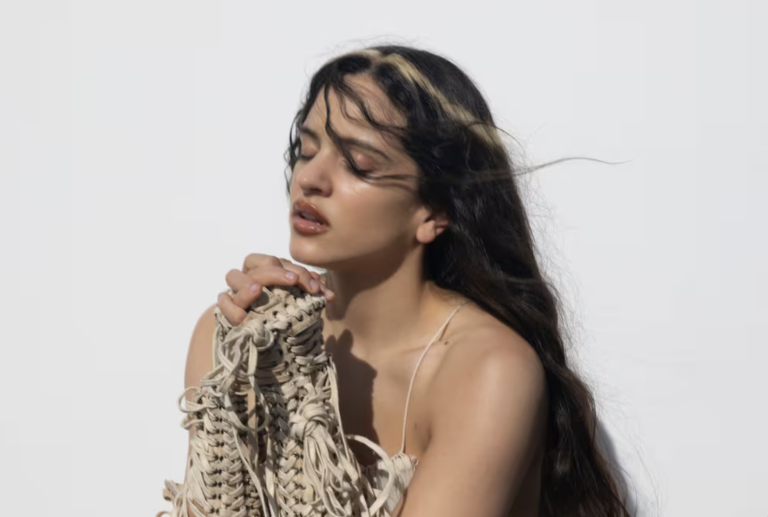 Rosalía lanzó Lux (Complete Works), una reedición de su último álbum