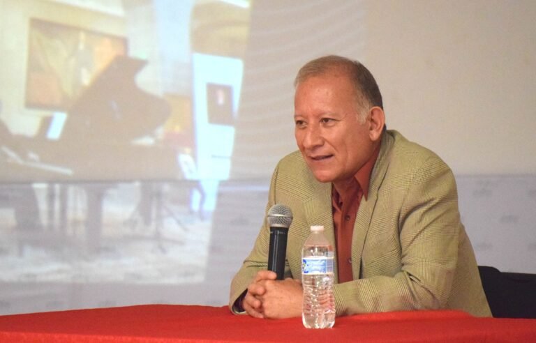 El pianista Claudio Herrera Noriega celebra 50 años de trayectoria artística