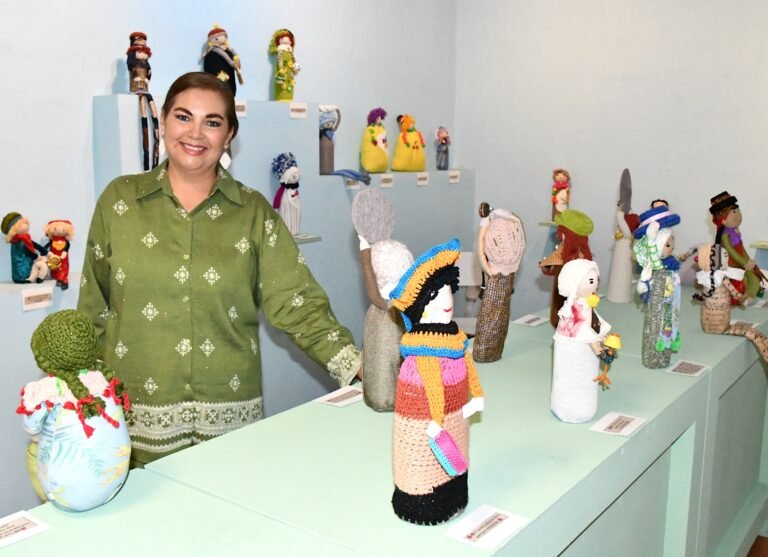 Claudia Indira Saltijeral Loera inauguró la exposición “50 maneras de ser mujer”