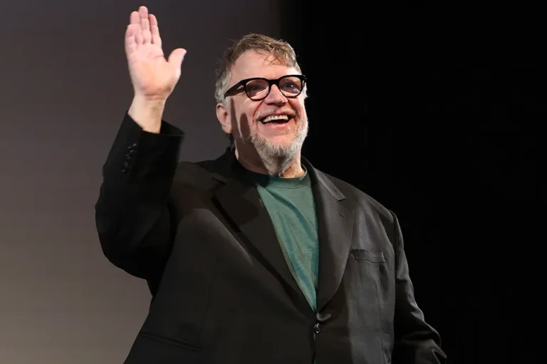 Guillermo del Toro: “¡Nunca, nunca nos rindamos al miedo!”