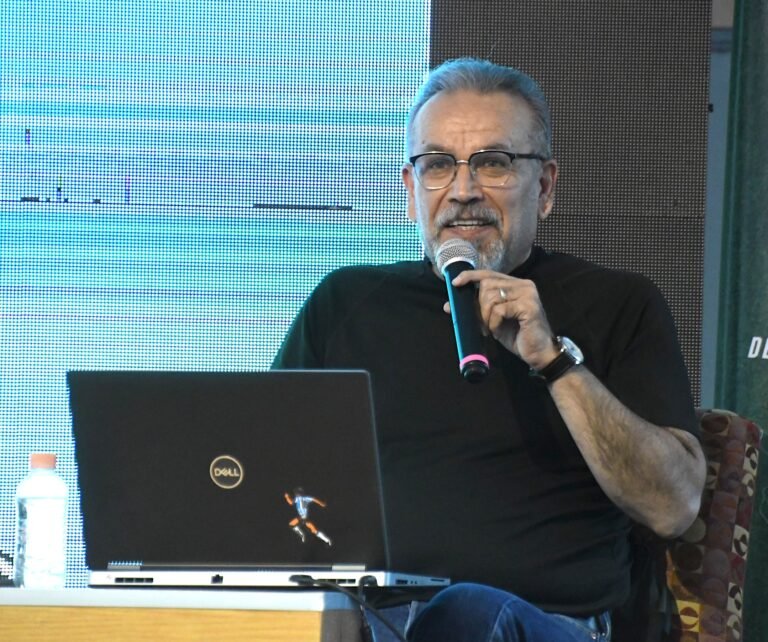 Jaime Muñoz Vargas aborda el futbol como puente hacia la literatura