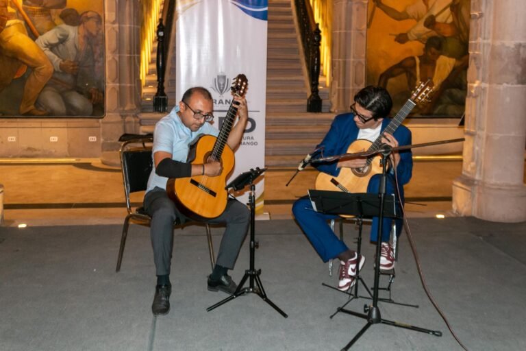 La Academia de Guitarra de la ESM-UJED ofreció concierto