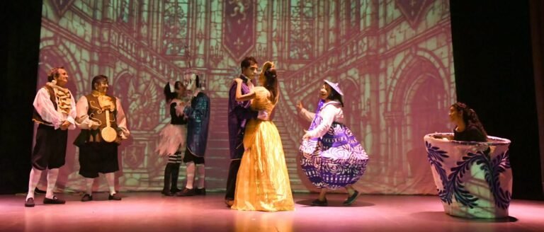 Producciones Teatrales Faro presentó el clásico familiar de “La Bella y la Bestia”