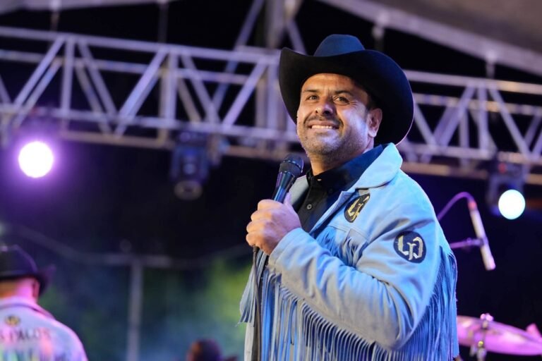 La Feria Cultural cantó al ritmo de Grupo Los Palos