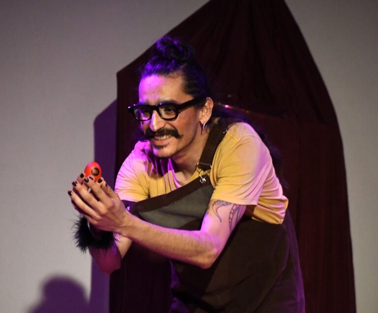 Regresa la obra teatral para primeras infancias “Cucú, un canto azul”