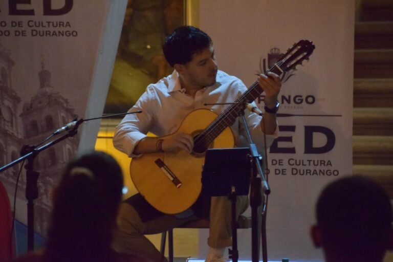Andrés González Nájera ofreció concierto dentro del Circuito de Guitarra Clásica Durango 2026