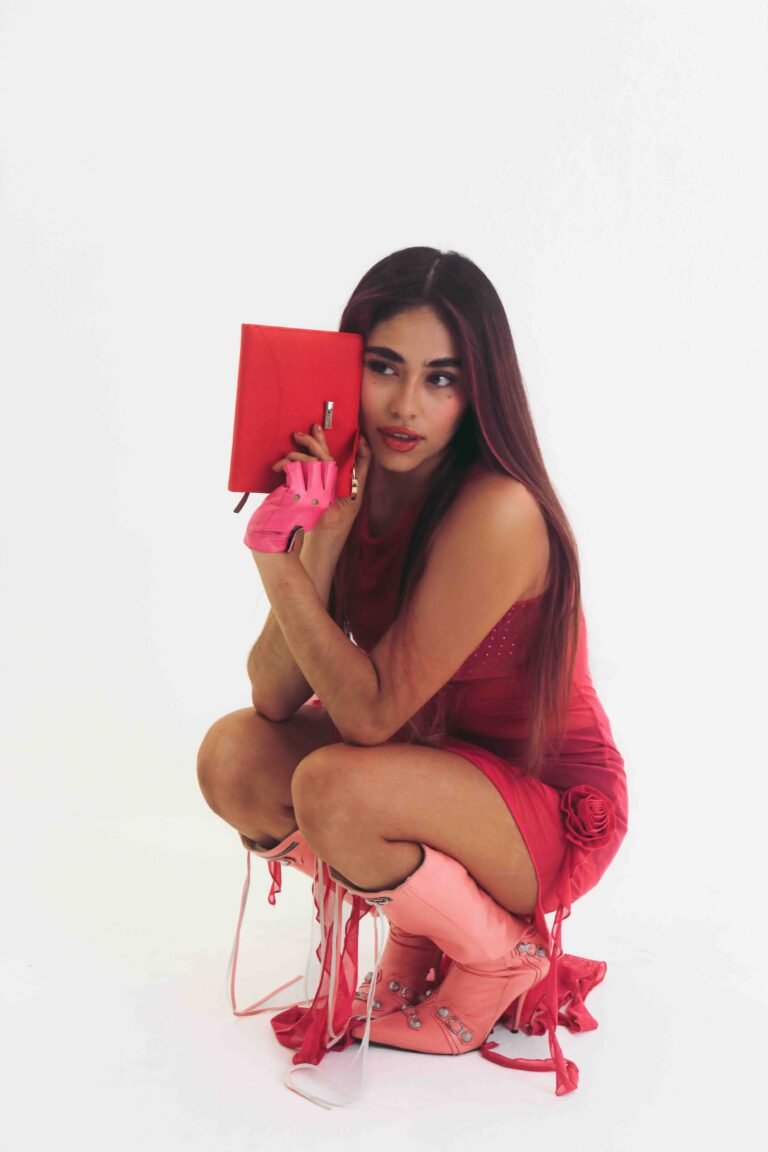 Angie Camille estrena «Lo que mi diario sabe»