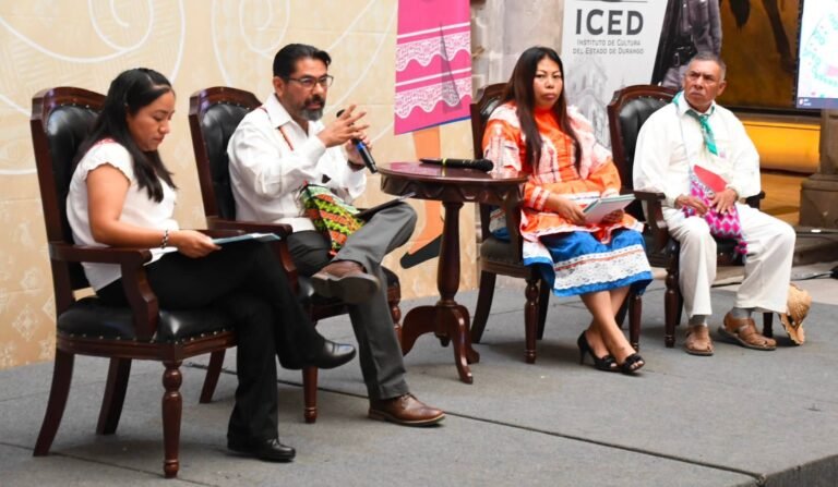 Llevan a cabo el conversatorio “Reflexiones sobre el ejercicio de los derechos lingüísticos en Durango”