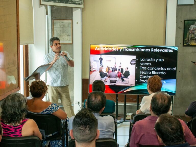 Sergio Sánchez Carrasco presentó sus obras en la charla “El Abogado de las Estrellas y Periodistas”