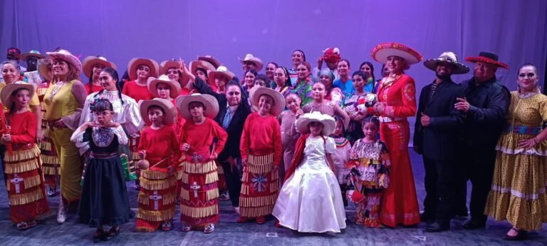 Brillante homenaje a la identidad: El espectáculo “Durango, mis raíces” cautiva en el Teatro Ricardo Castro