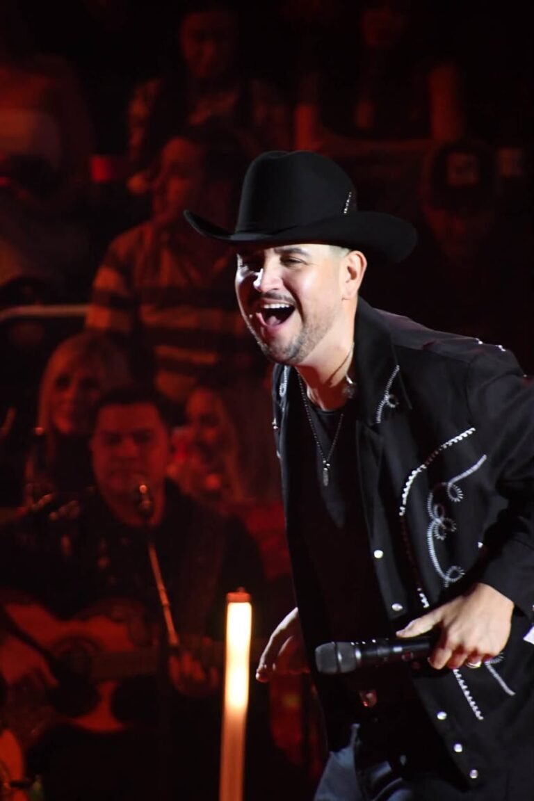 Edén Muñoz abarrota dos noches consecutivas el Palenque de Durango