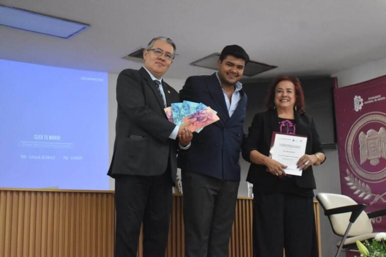 Presenta Socorro Soto Alanís antología poética en el ITD
