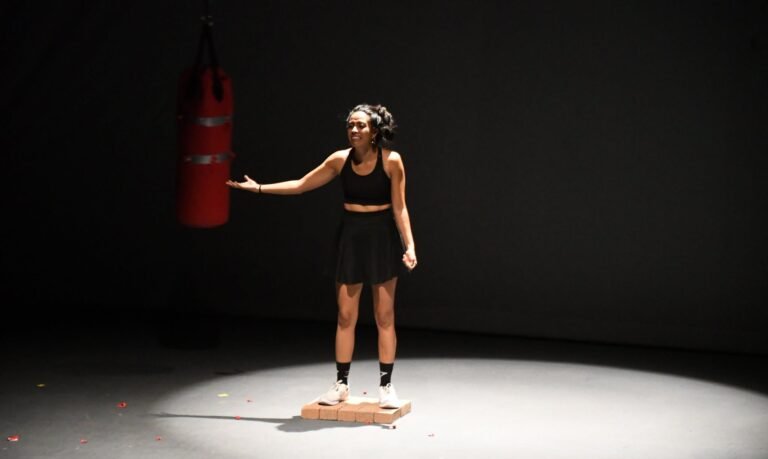 El monólogo «Puede un fantasma tener mi voz» triunfa en la MET 2026 y representará a Durango en Encuentro Regional de Teatro del Norte