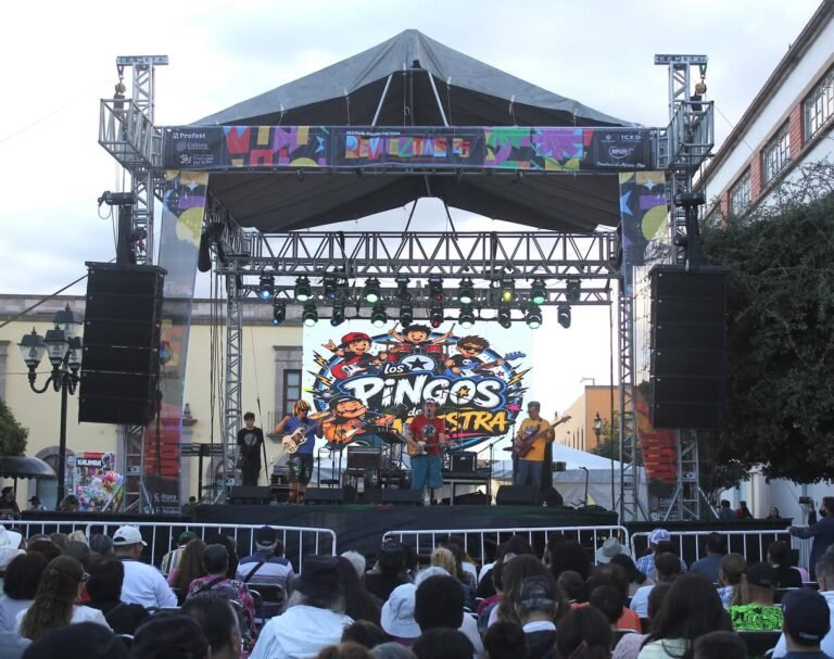Los Pingos de la Maestra desataron la fiesta en Durango