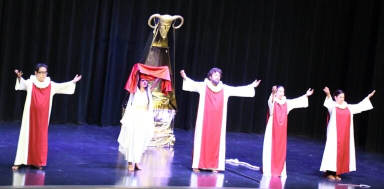 Nace nueva propuesta con el Grupo de Teatro de la Casa de la Cultura de Durango con “Una luz en la escena”