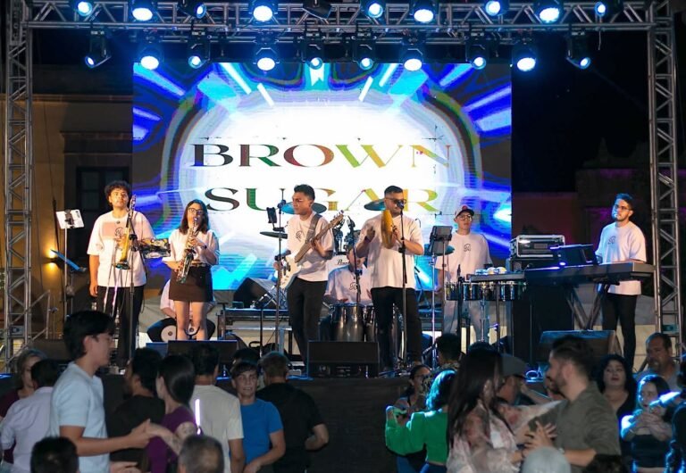El ritmo de Brown Sugar pone a bailar a Durango en el Festival Revueltas 2026