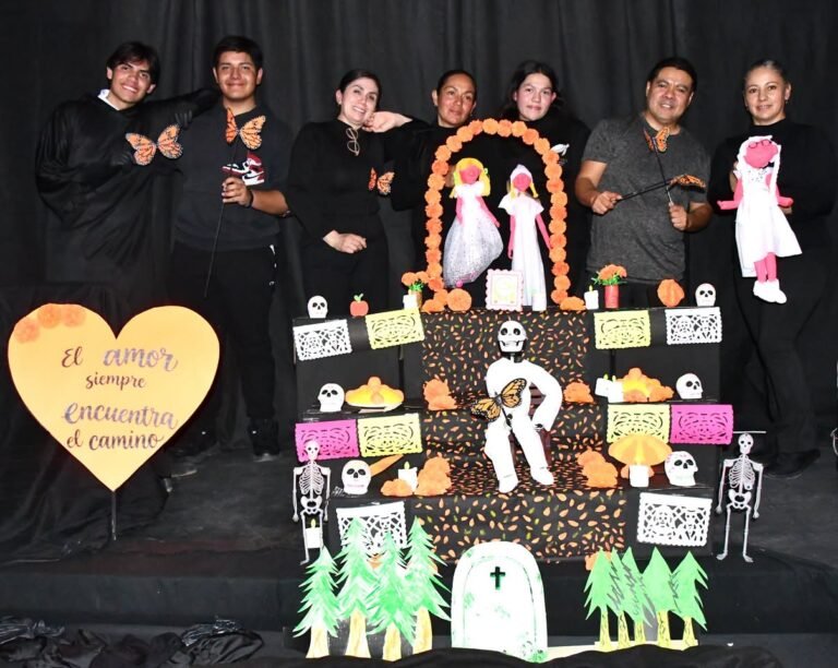 Concluye con éxito el Taller de Teatro Negro “Imaginarios Luminosos” en Vicente Guerrero